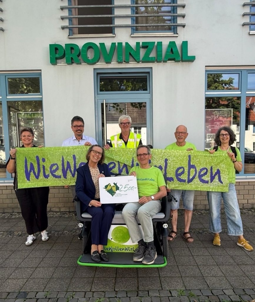 Groß (SpendeFoto Spendenübergabe Wie wollen wir leben e.V.)